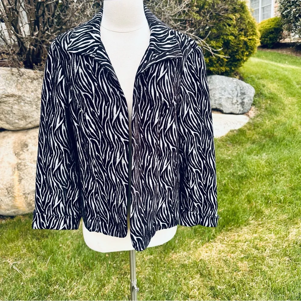 Chico’s Black & Silver Abstract Zebra Print Blazer - Image 5