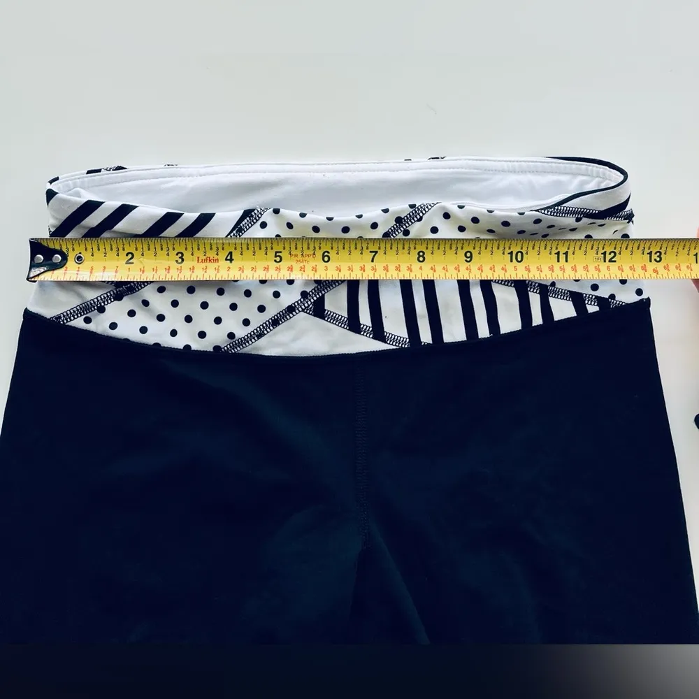 Lululemon athletica women black white stripe polka dot print cropped leggings 4 - Image 3