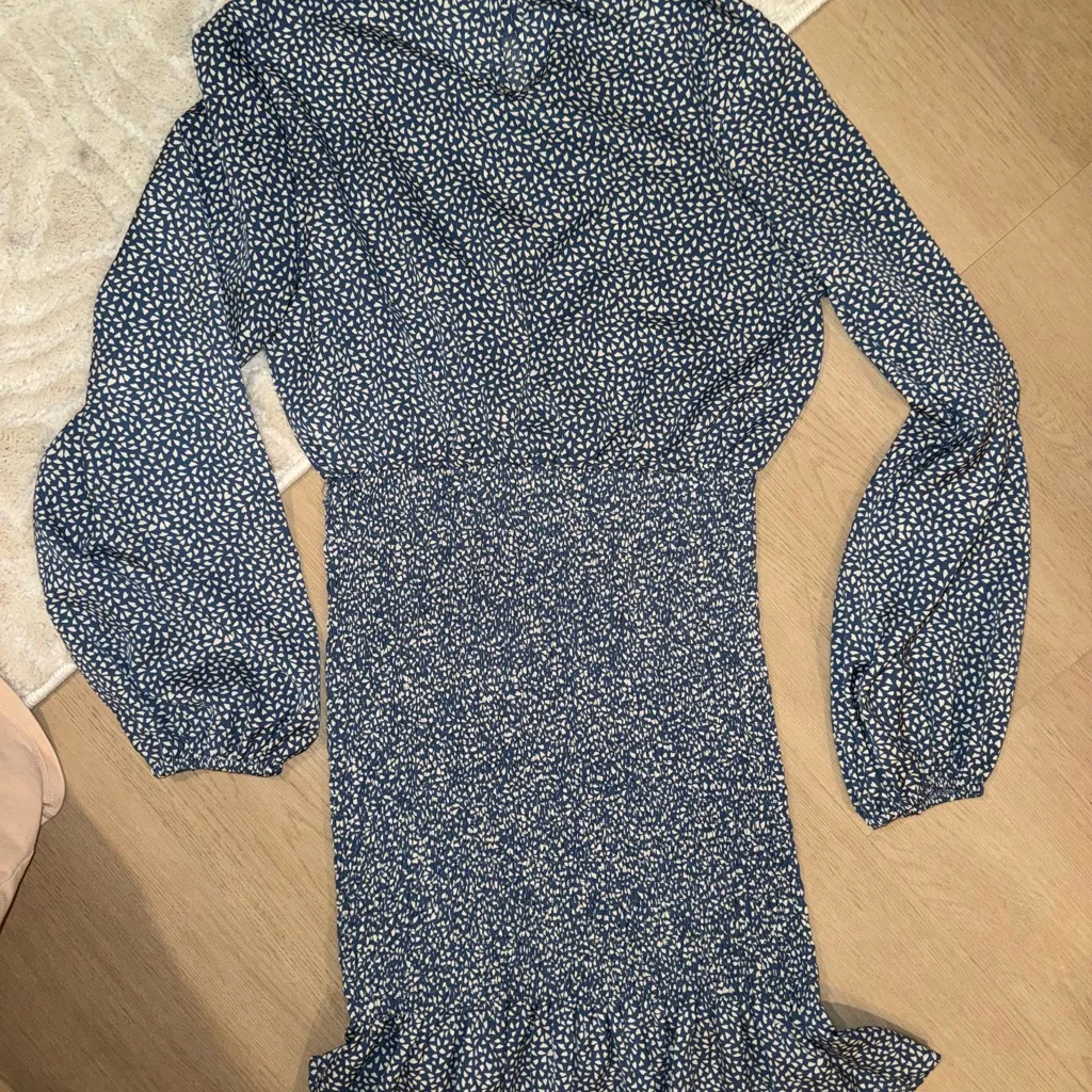 SHEIN Long Sleeve Blue and White Dress - Image 3