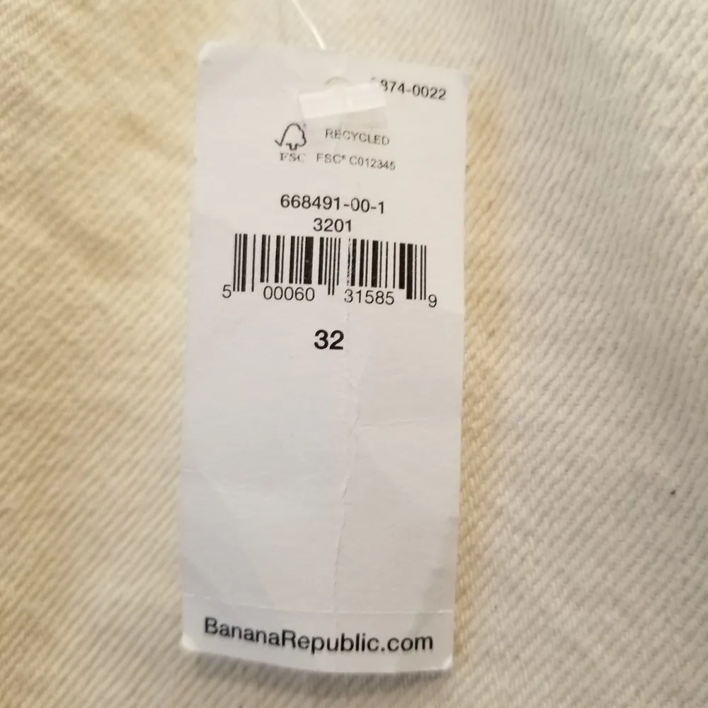 {32} NWT Banana Republic High Rise Straight Raw Hem Ankle - Image 11