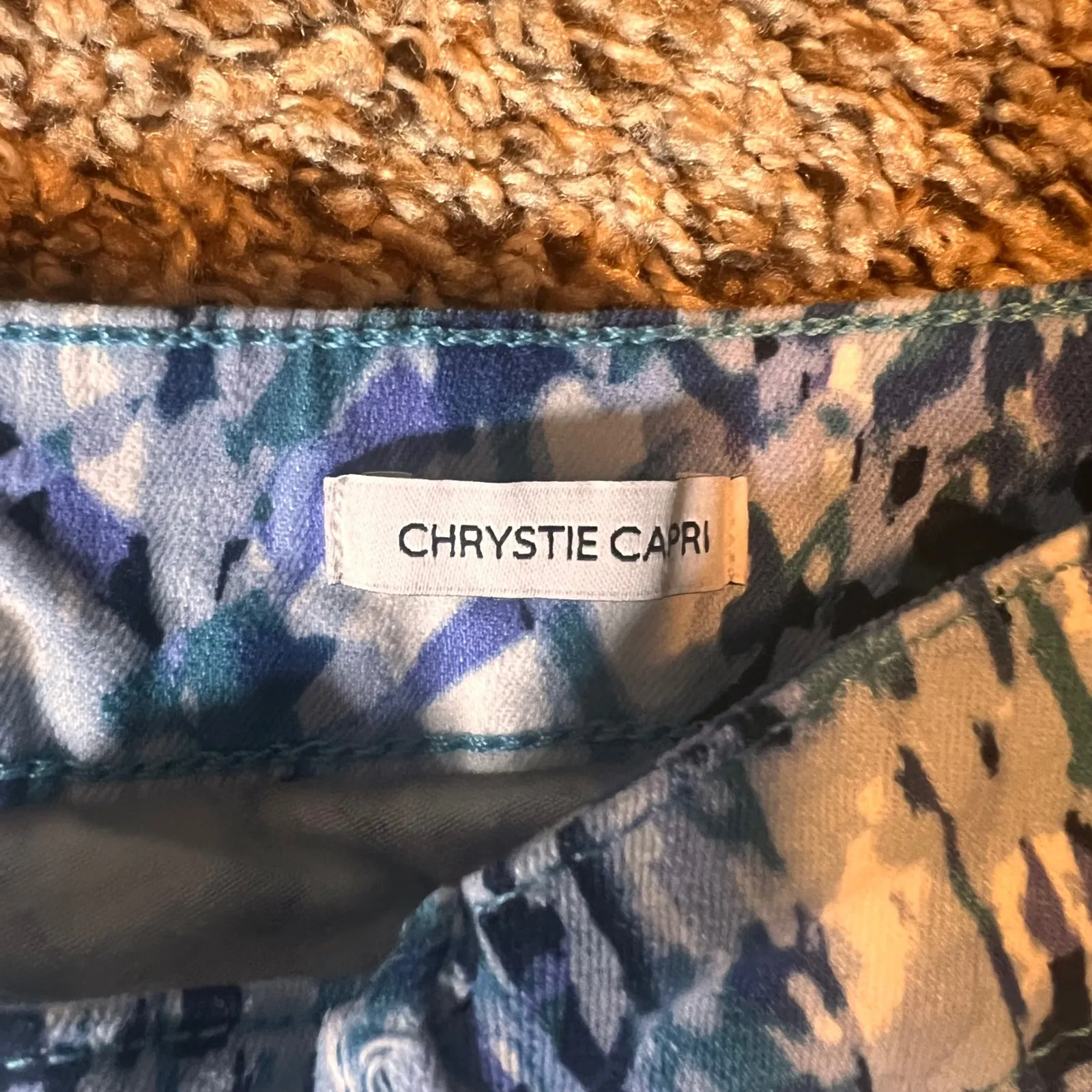 Nine West Chrystie Capri Jeans Women's Size 4 Abstract Print Cropped - Image 3