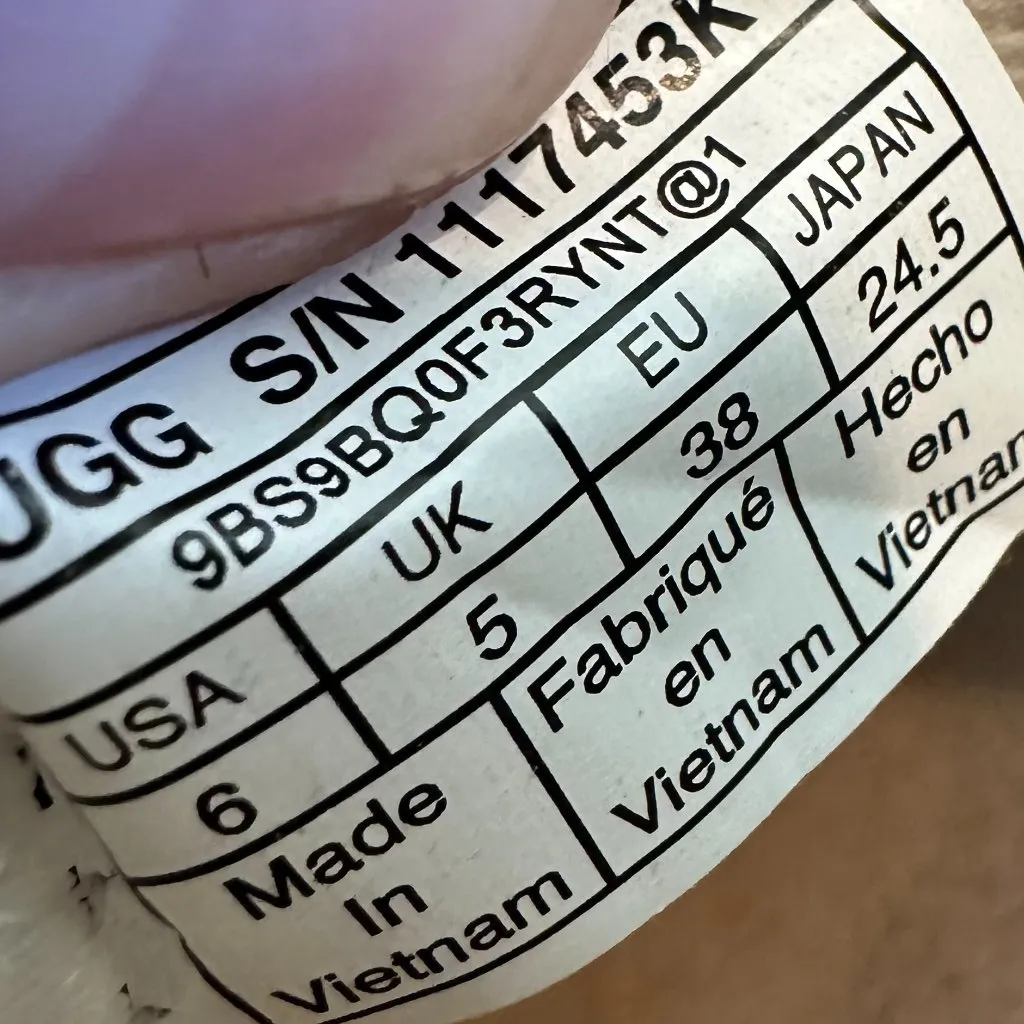 Ugg White Tennis Shoes Sneakers Leather Lace-Up Logo Casual Size 6 Women's - Image 10