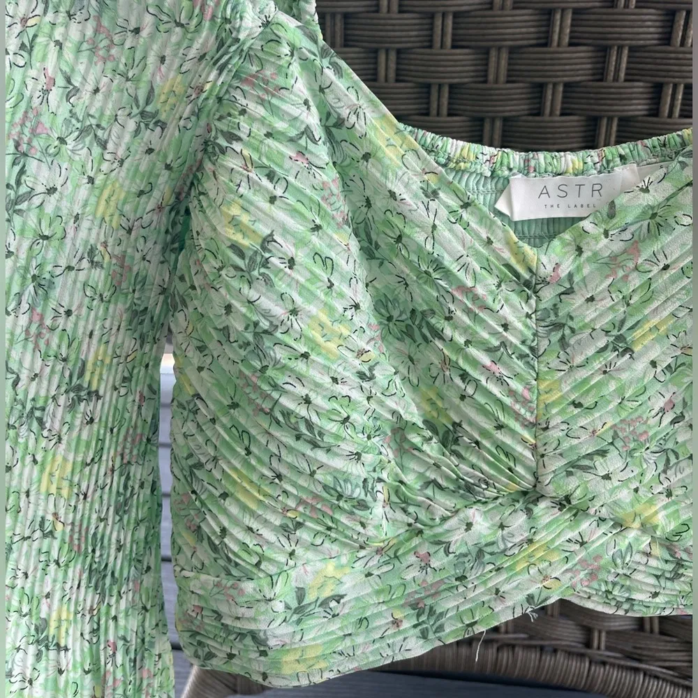 Green Floral Crop Top - Image 2