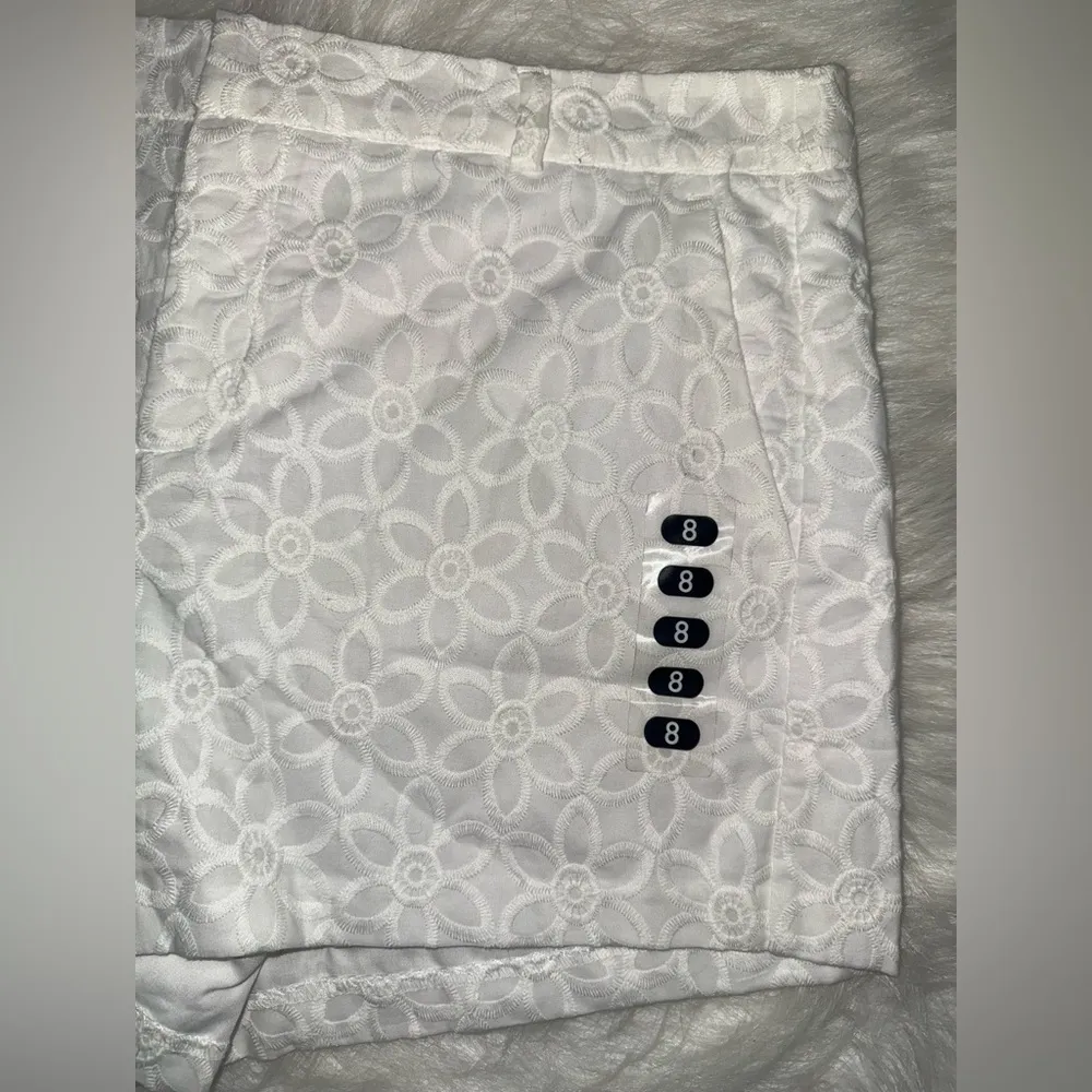 Elle 🎄 white shorts - Image 3