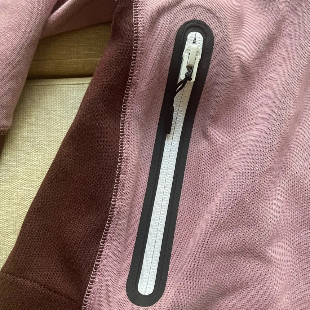 Nike Sportswear Tech Fleece Sweatshirt - Image 3