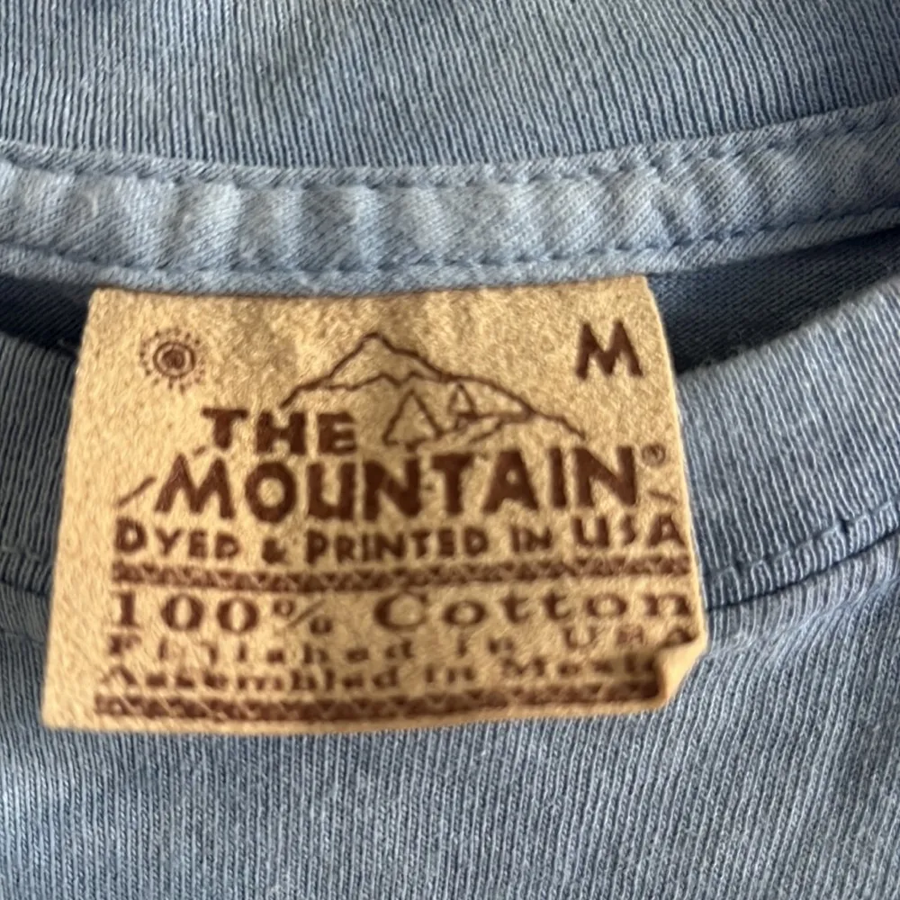 The Mountain 1998 Susan Bourdet Wild Wings Graphic Tee T-Shirt Vintage Medium - Image 3