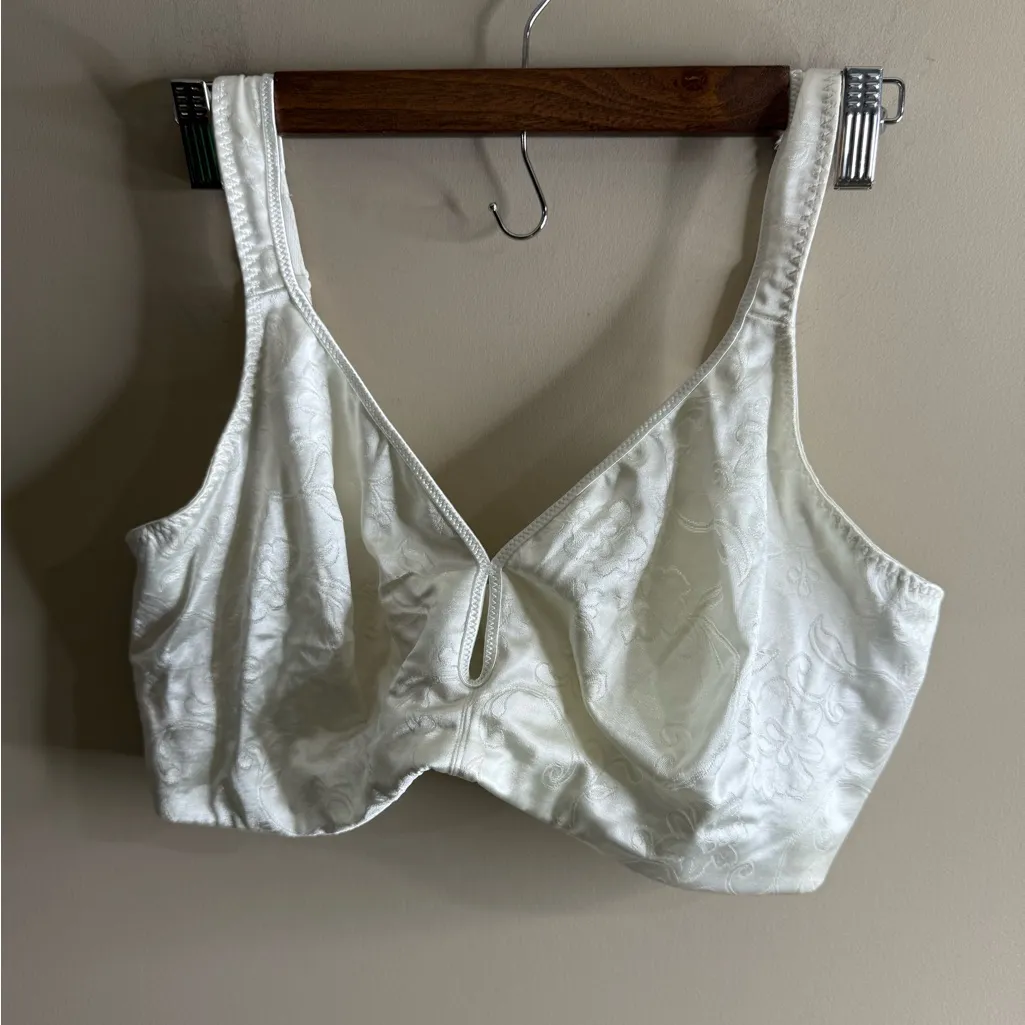 Curvation White Bra no wire size 44DD - Image 5