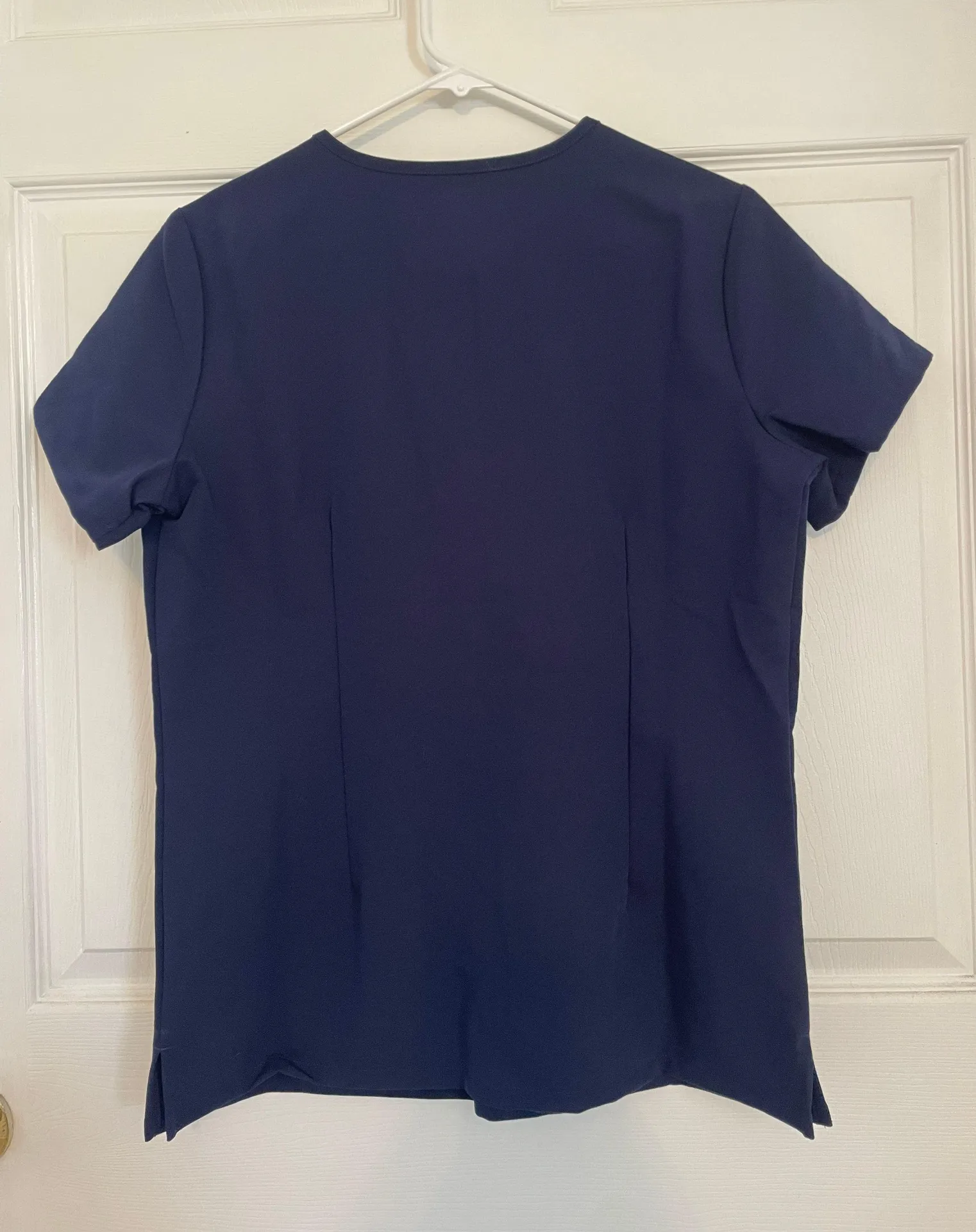 Casma 3 pocket scrub top - Image 2