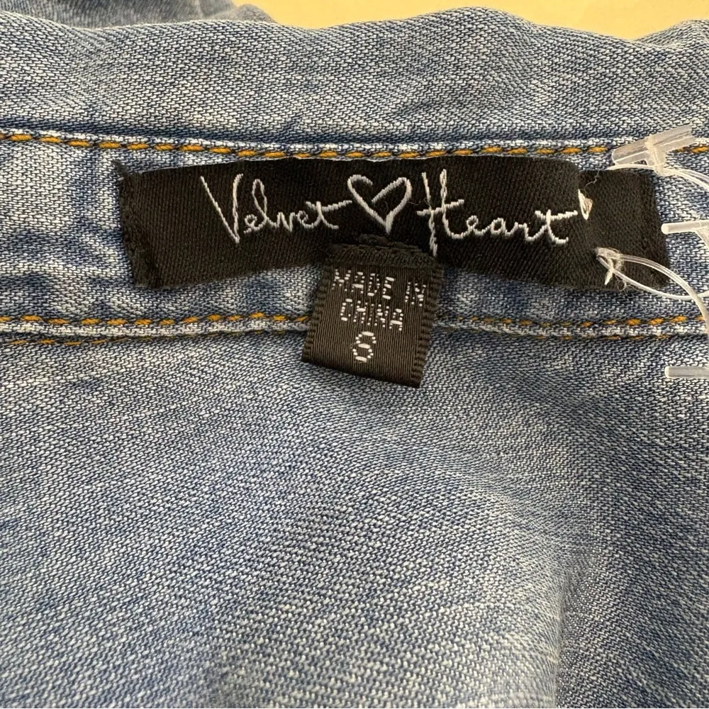 Velvet Heart denim Buttoned Mini Dress with Cuffed Sleeves - Image 15