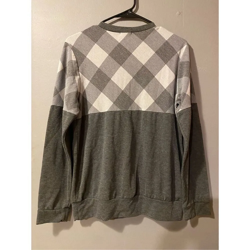 Luna Gray And White Checkard Crew Neck Sweater Size Medium - Image 6