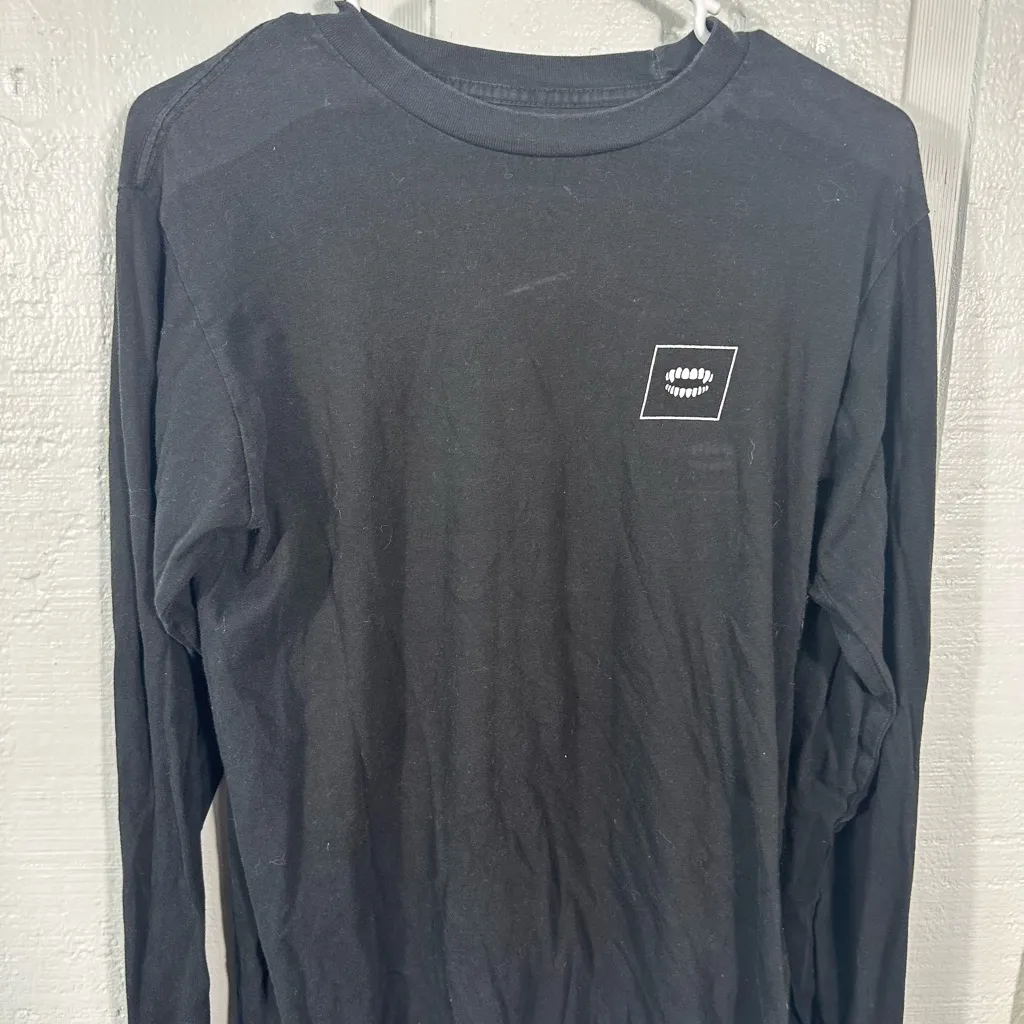 Chomp Black Shady Places Long Sleeve T Shirt Size Medium EUC - Image 3