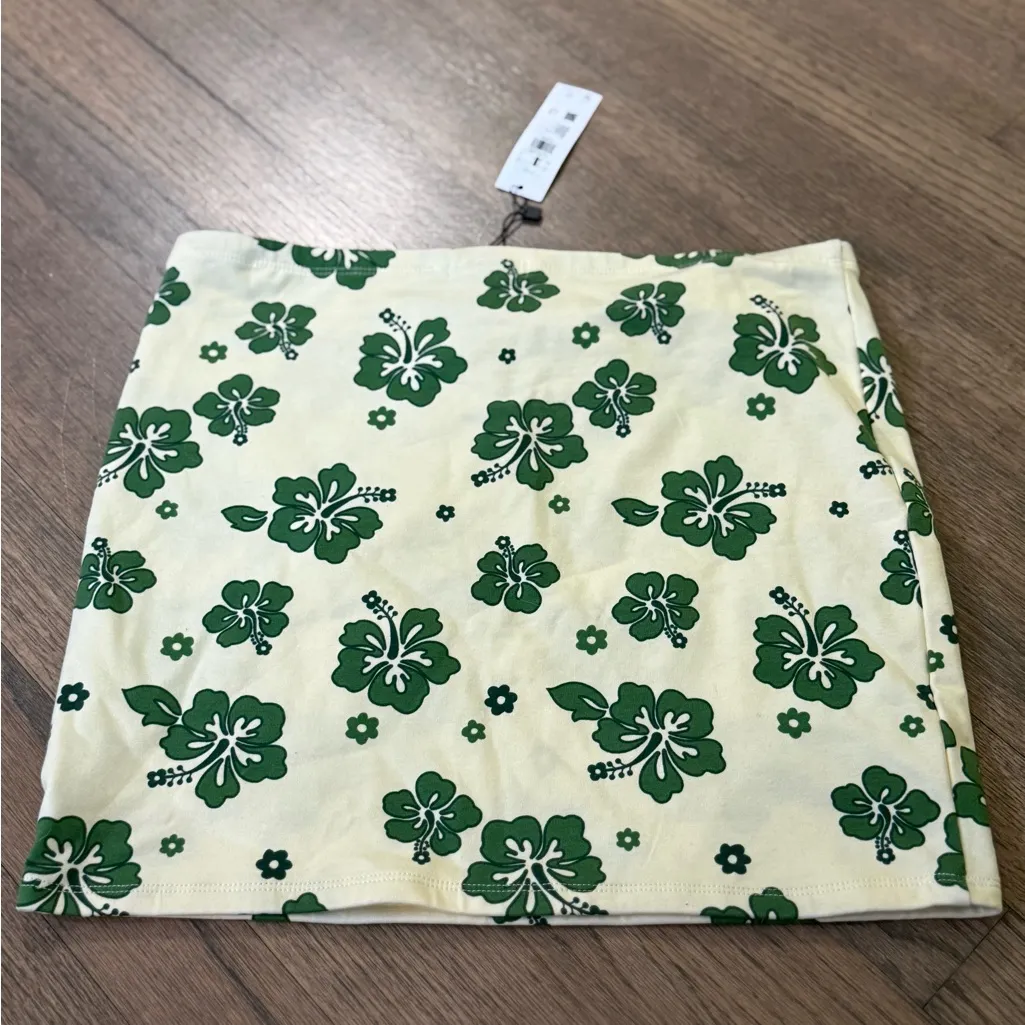 Garage Floral Hibiscus Print Skirt Green and Cream- Size Small - Image 4