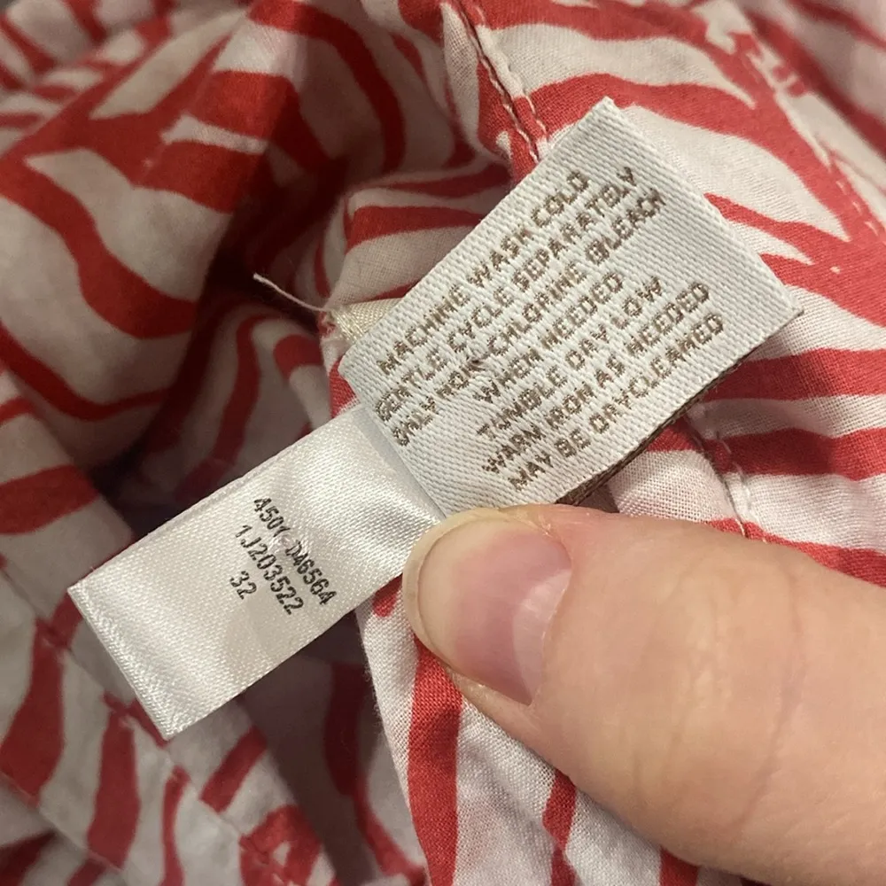 Chico’s cotton animal print white and coral roll tab sleeve safari shirt sz US 8 - Image 14