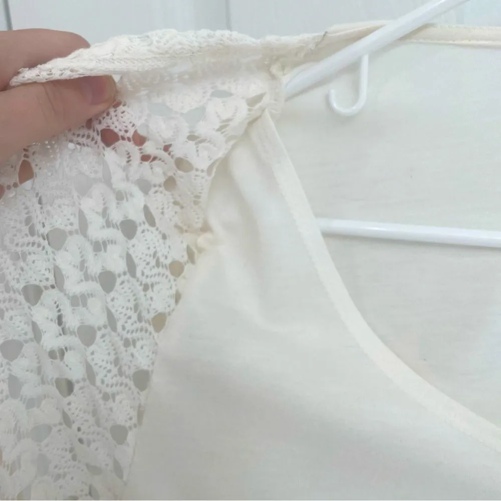 Jaclyn Smith Two in One Off White Crochet Sweater and Tank Top Women’s Size L - Image 3