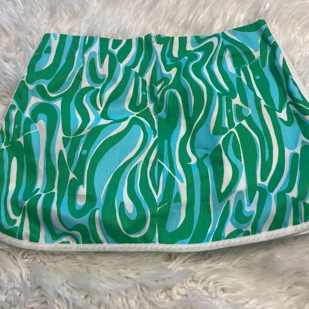 Lilly Pulitzer Skorts size 6 excellent condition - Image 4