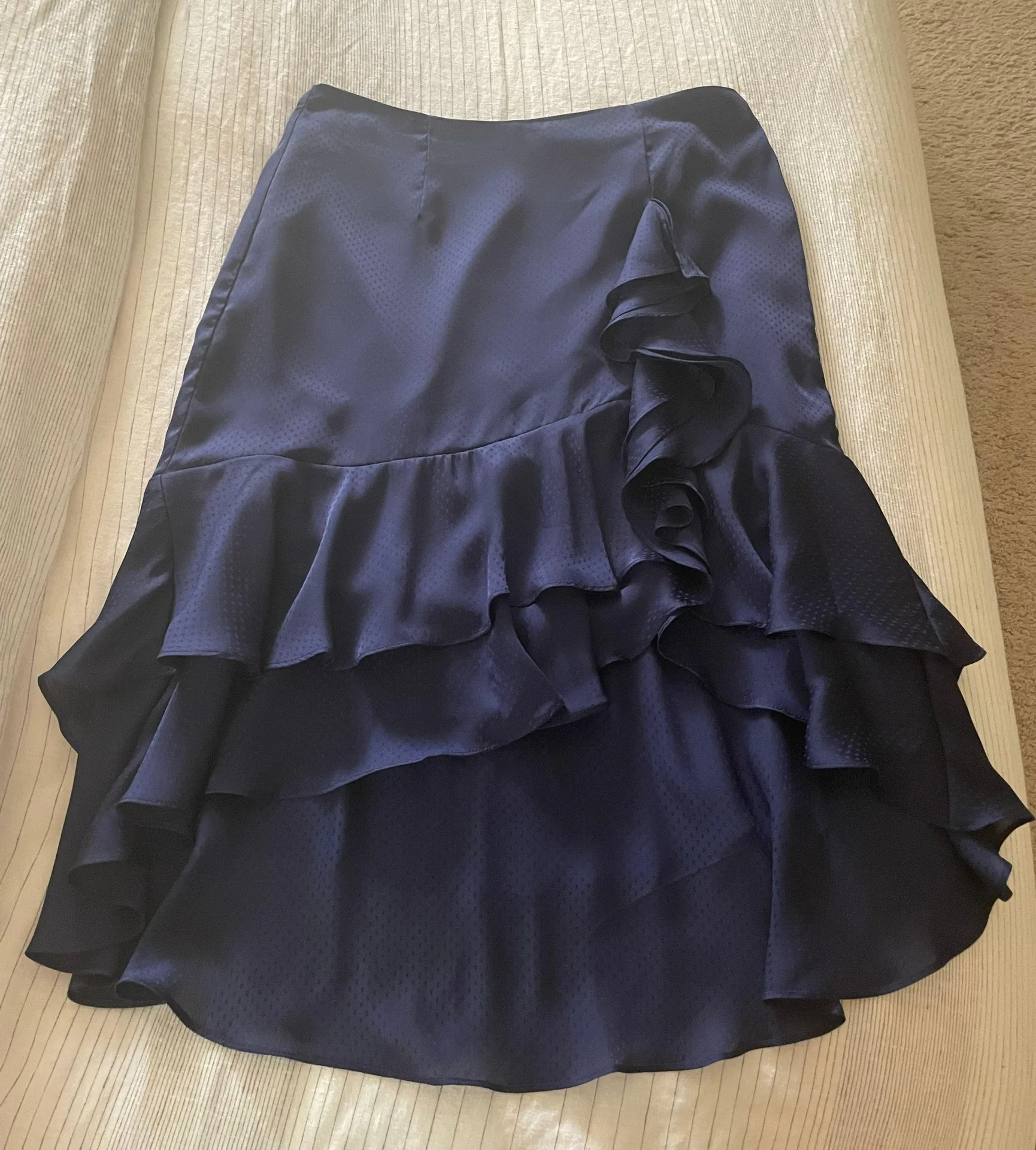 Navy MIDI Skirt - Image 2
