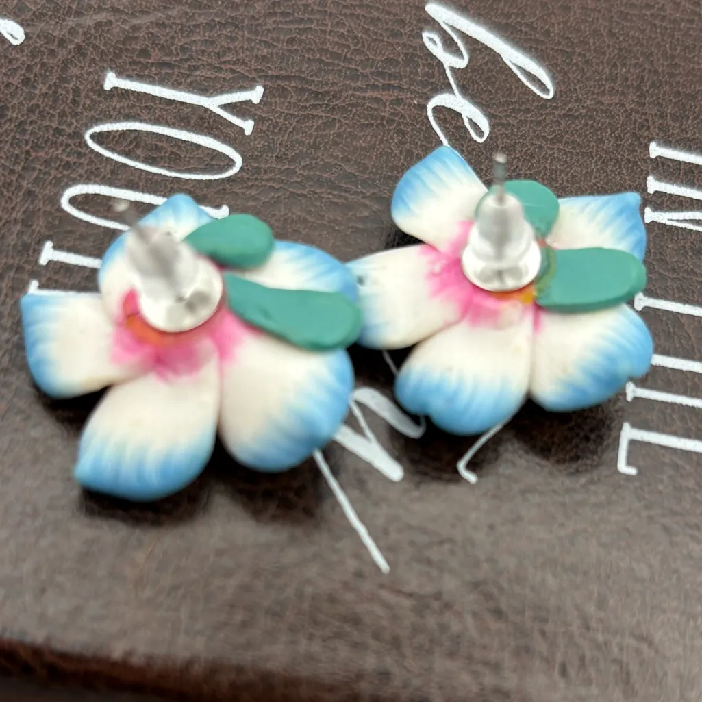 Handmade Vintage Y2K Polymer Clay Plumeria Flower Earrings - Image 5