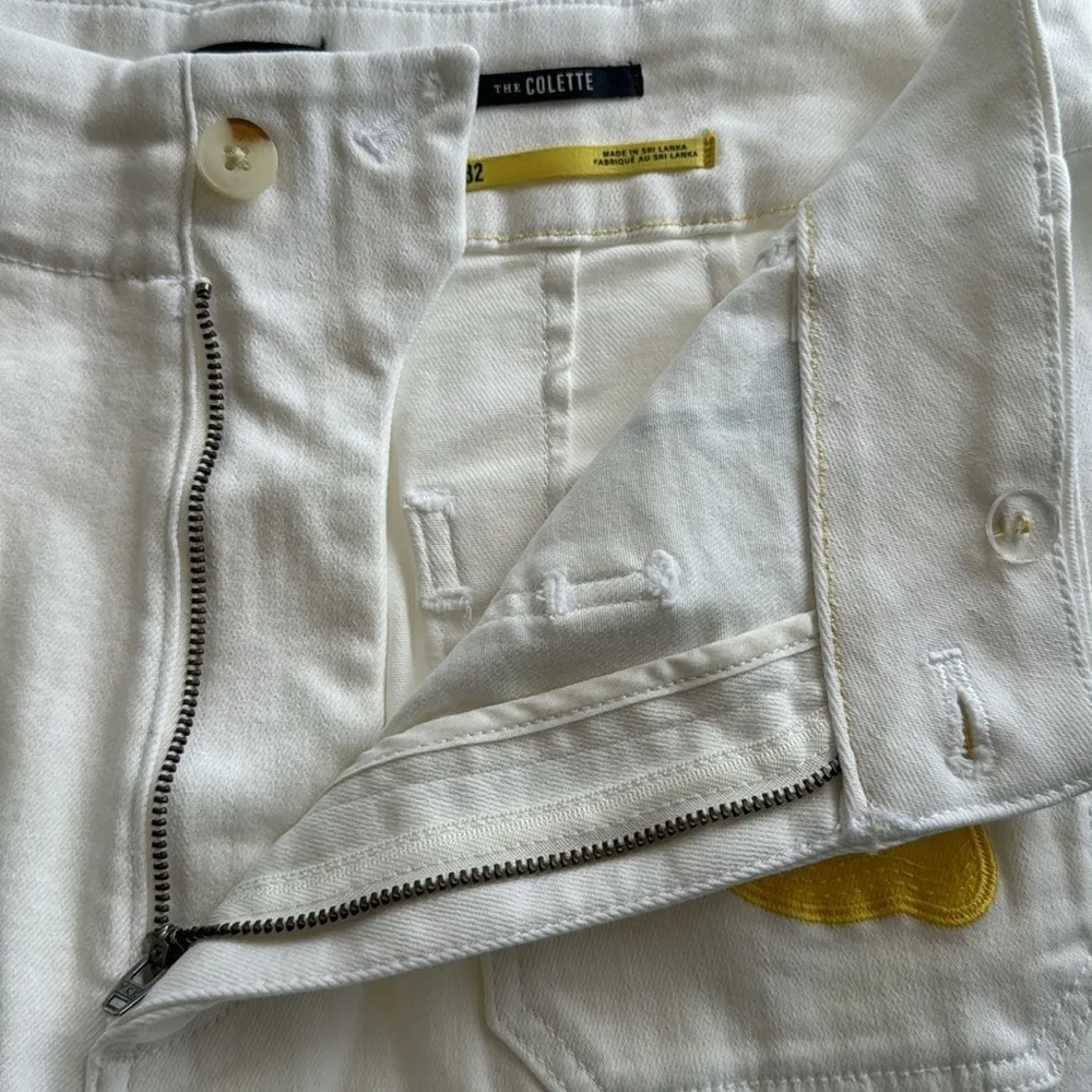 MAEVE by Anthropologie Colette Shorts Limoncello White w/ Lemon design  Size 32 - Image 4