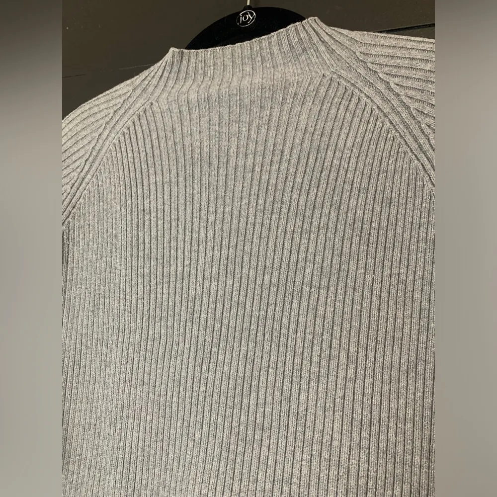 Studio Works Mock Neck Women’s Sweater. Size L. Ribbed. Gray. EUC - Image 2