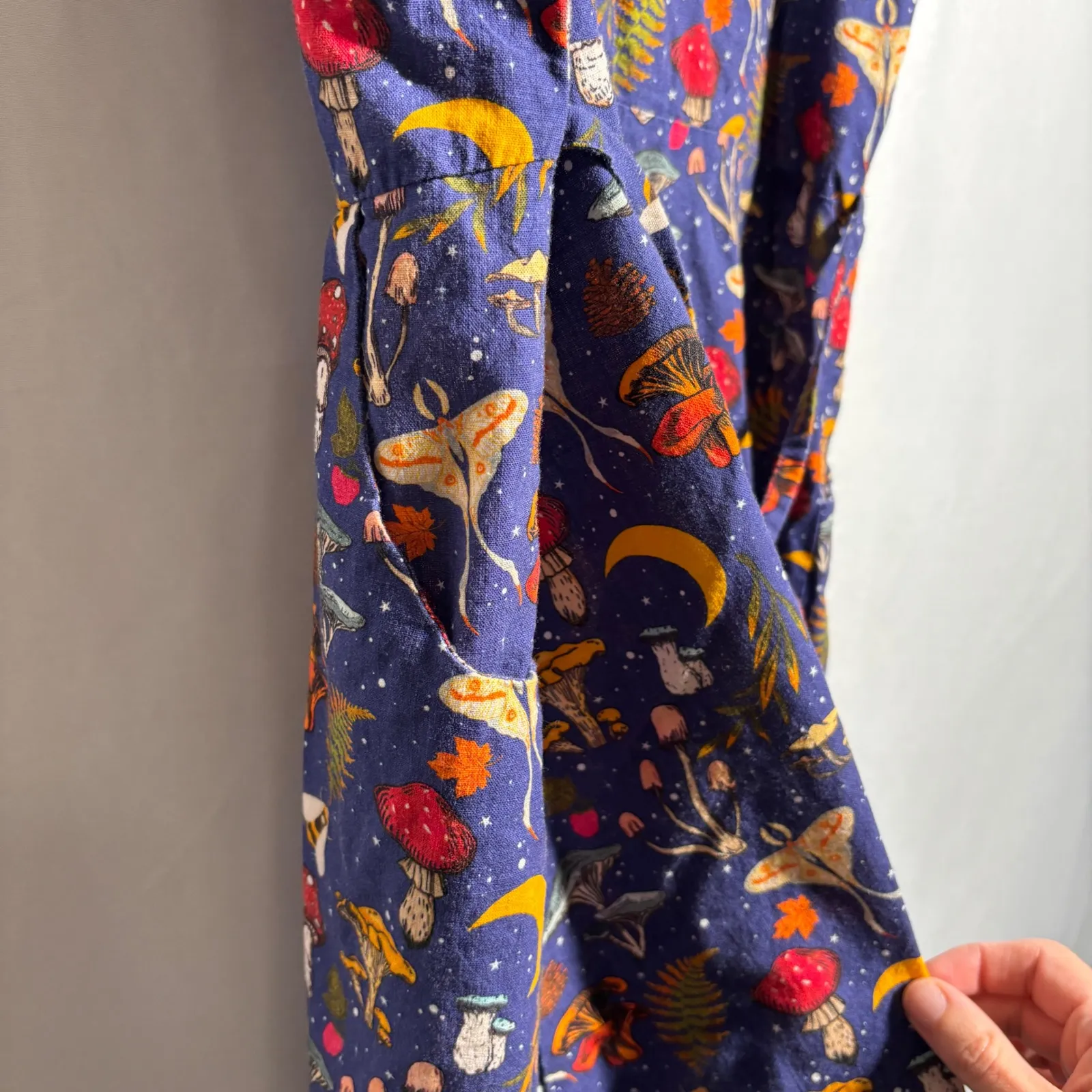 SM Wardrobe Blue Mushroom Moon Moth Novelty Print Button Up Shirt Dress Woodsy L Size L - Image 4