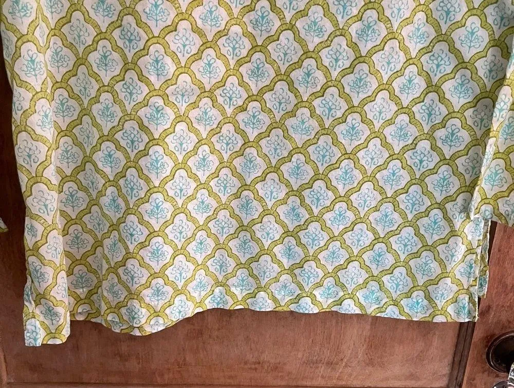 J Jill Pintuck Mandala Print Blouse
100% Cotton. Size Small. Gorgeous - Image 9