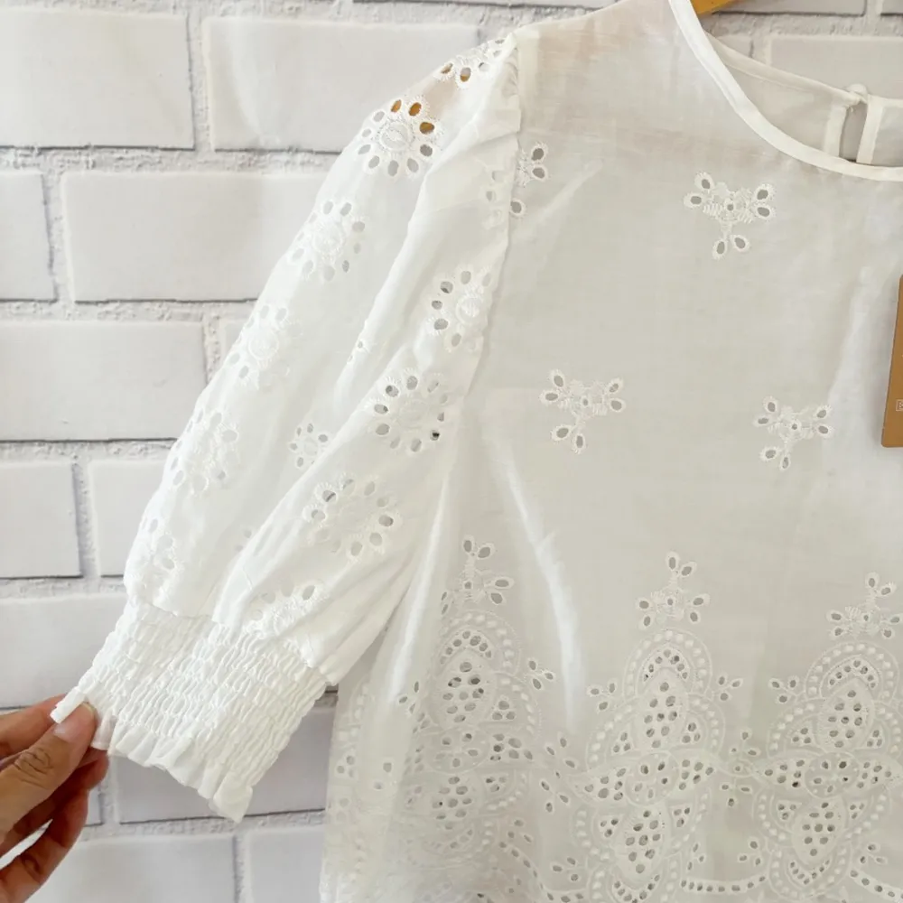 Eyelet Embroidery Puff Sleeve Blouse Tops Round Neck Half Sleeve Size L 8/10 - Image 4