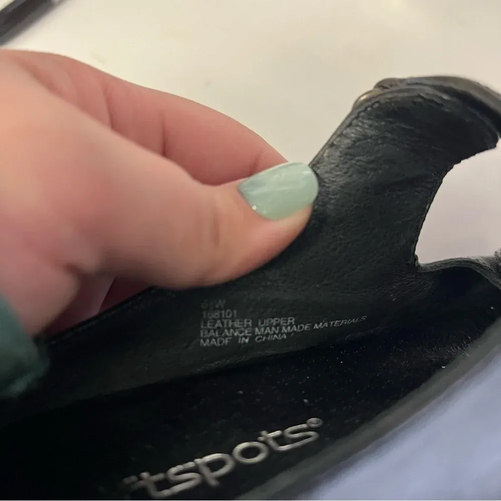 SOFTSPOTS | Black Leather Straps Velcro 6.5‎ - Image 5