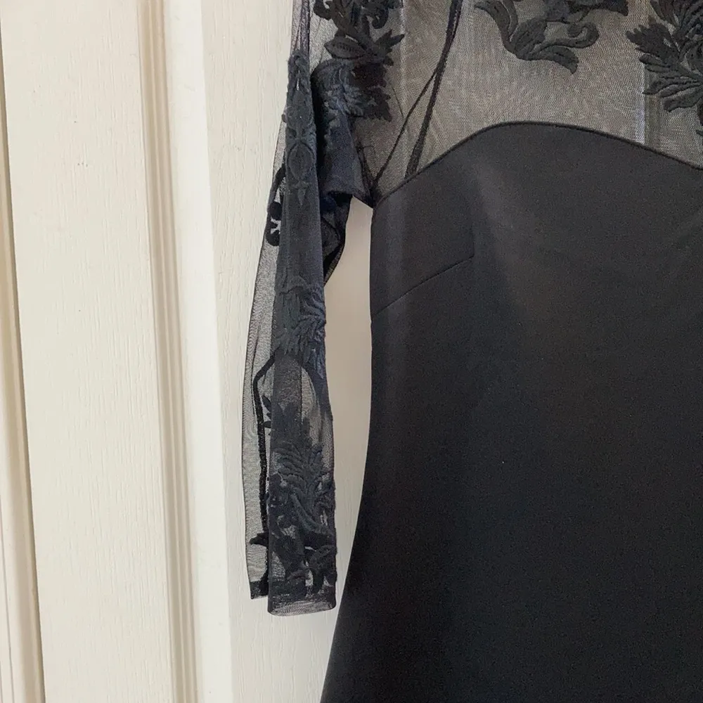 FINAL MARKDOWN FOREVER 21 sleek black cocktail dress large - Image 2