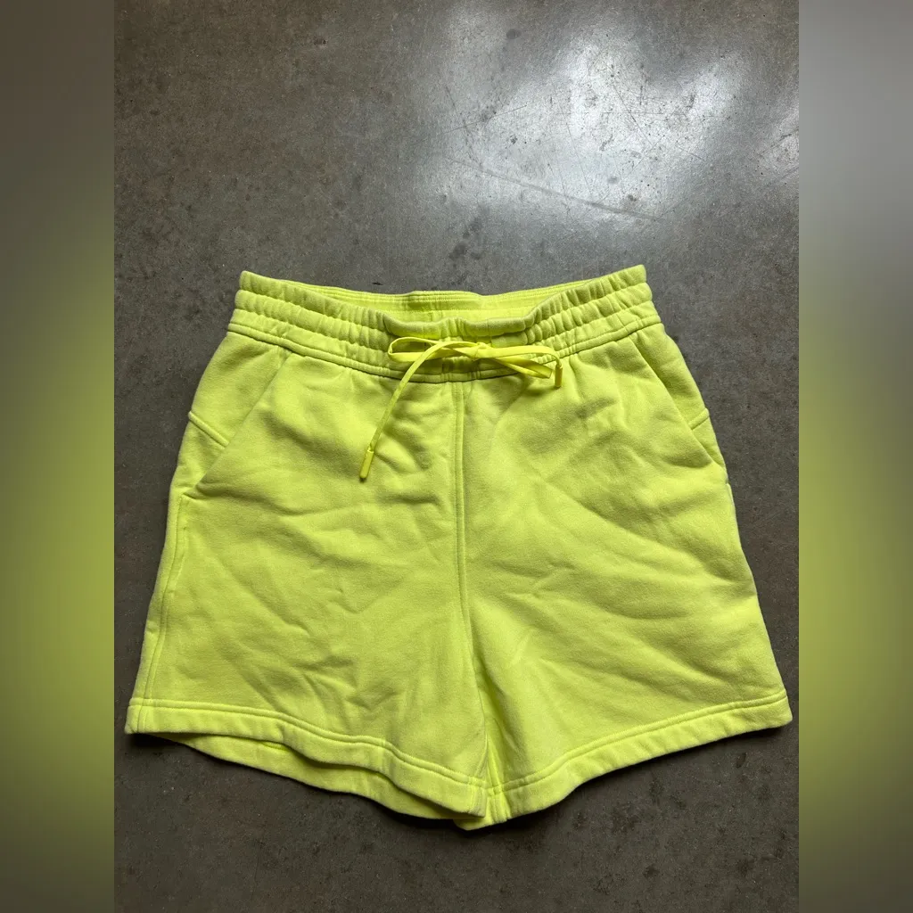 Lululemon loungeful electric yellow Highrise shorts size 4 4” - Image 2