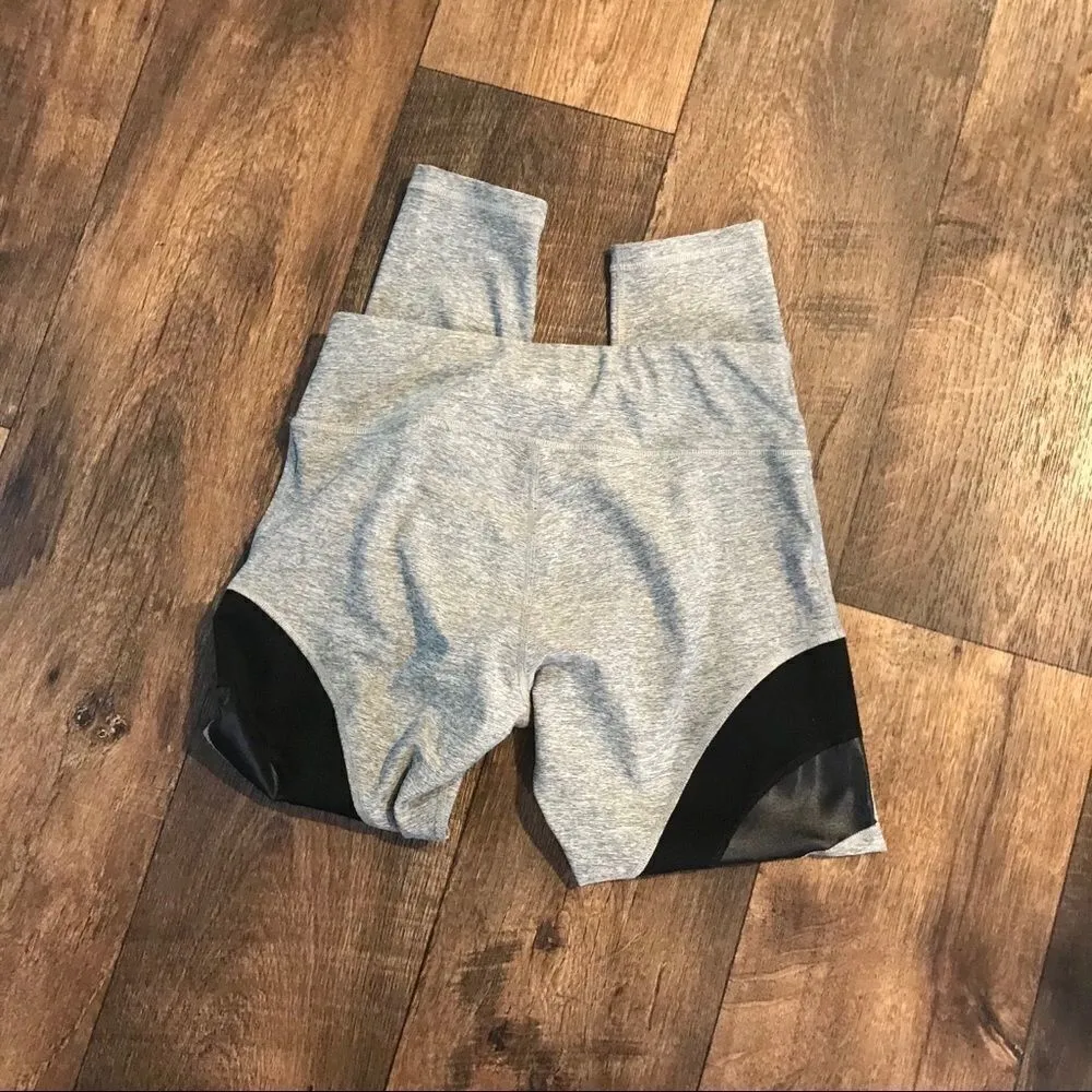 Calvin Klein  Performance Athletic Capri Leggings Medium - Image 6