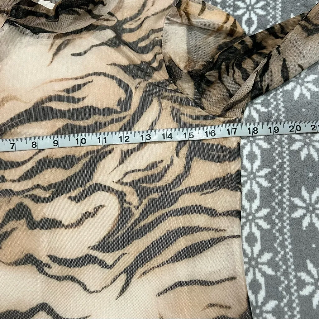Chico's Tiger Print Mesh Top Drama Sleeves Neutral Size Small Chico's‎ Size 0 - Image 11