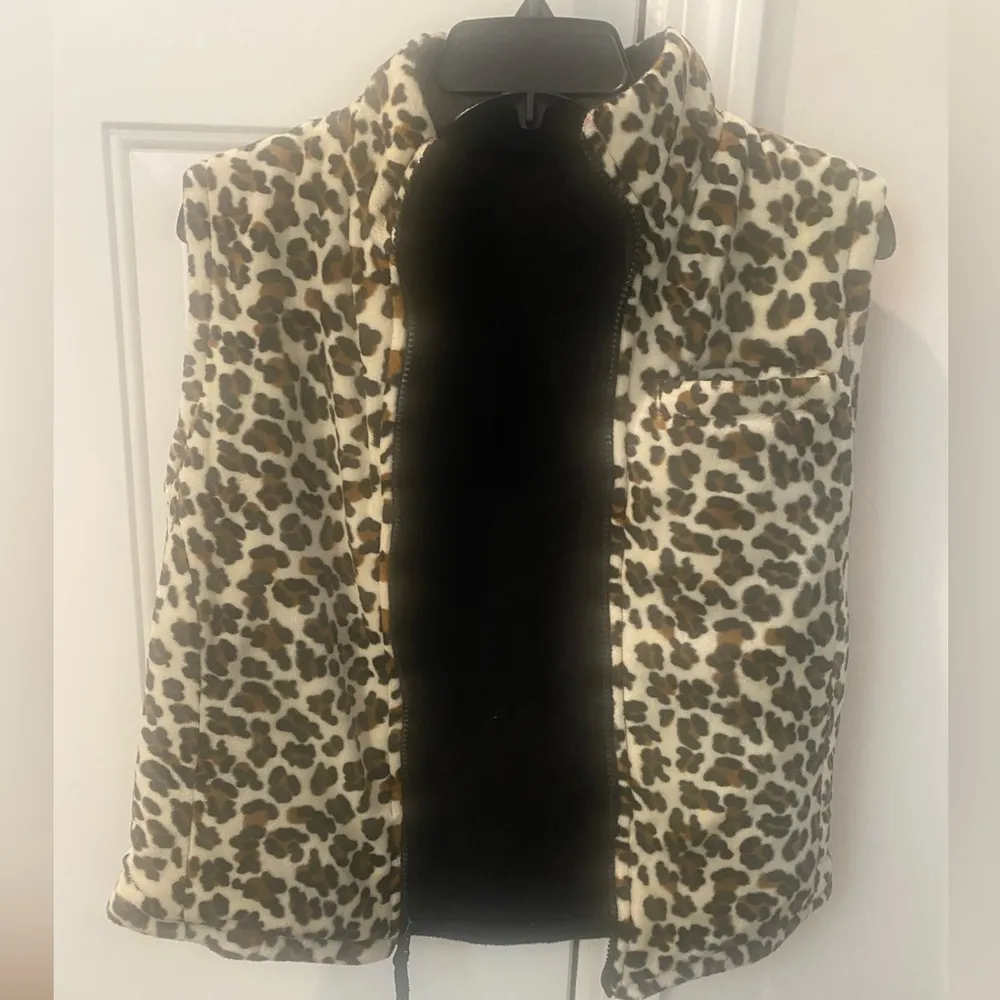 FLEECE WELTED PUFFED ZIP UP VEST SIZE S, WORN ONCE Brown - Image 2