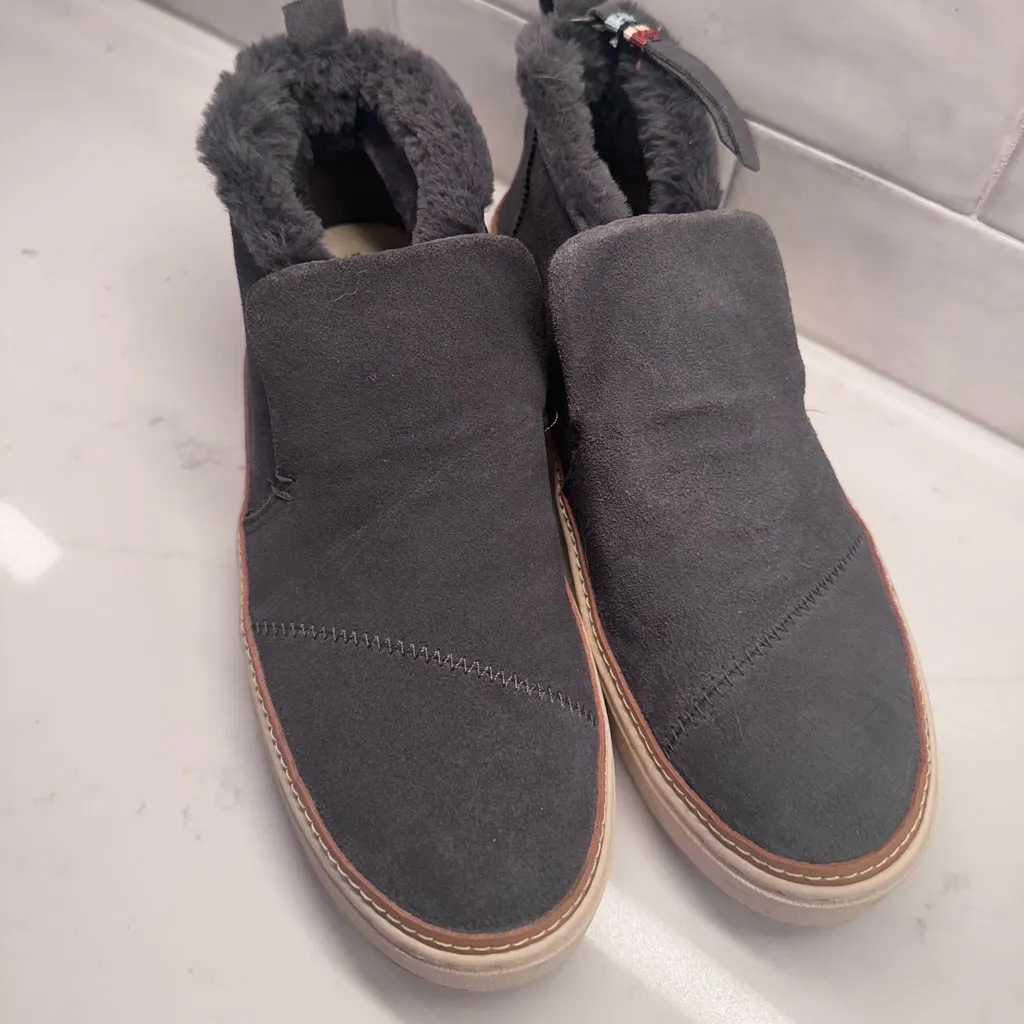 Toms Paxton Slip-On Suede Booties Water Resistant Gray Fur Lined Women’s Size 7 - Image 8