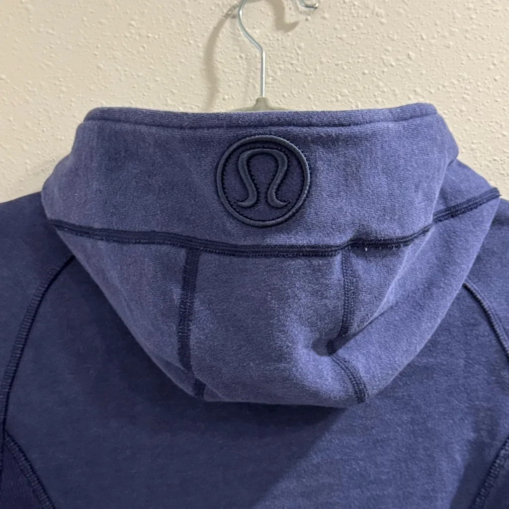 Lululemon Size 4 Blue Scuba Long Sleeve Full Zip Hoodie Thumb Holes Performance - Image 5