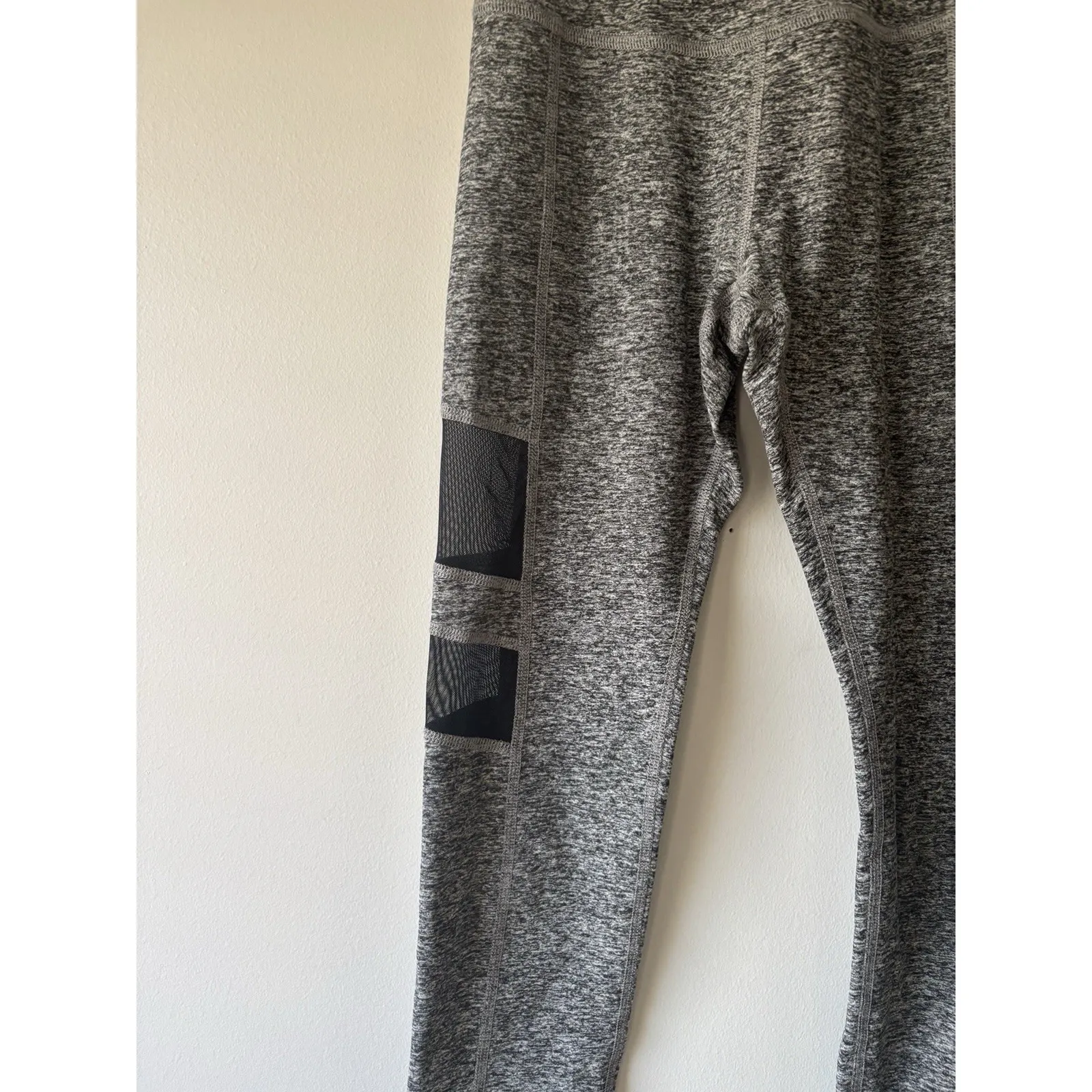 Beyond Yoga Space Dye Gray Iconic‎ Silhouette Mesh Legging Size XS Yoga - Image 4