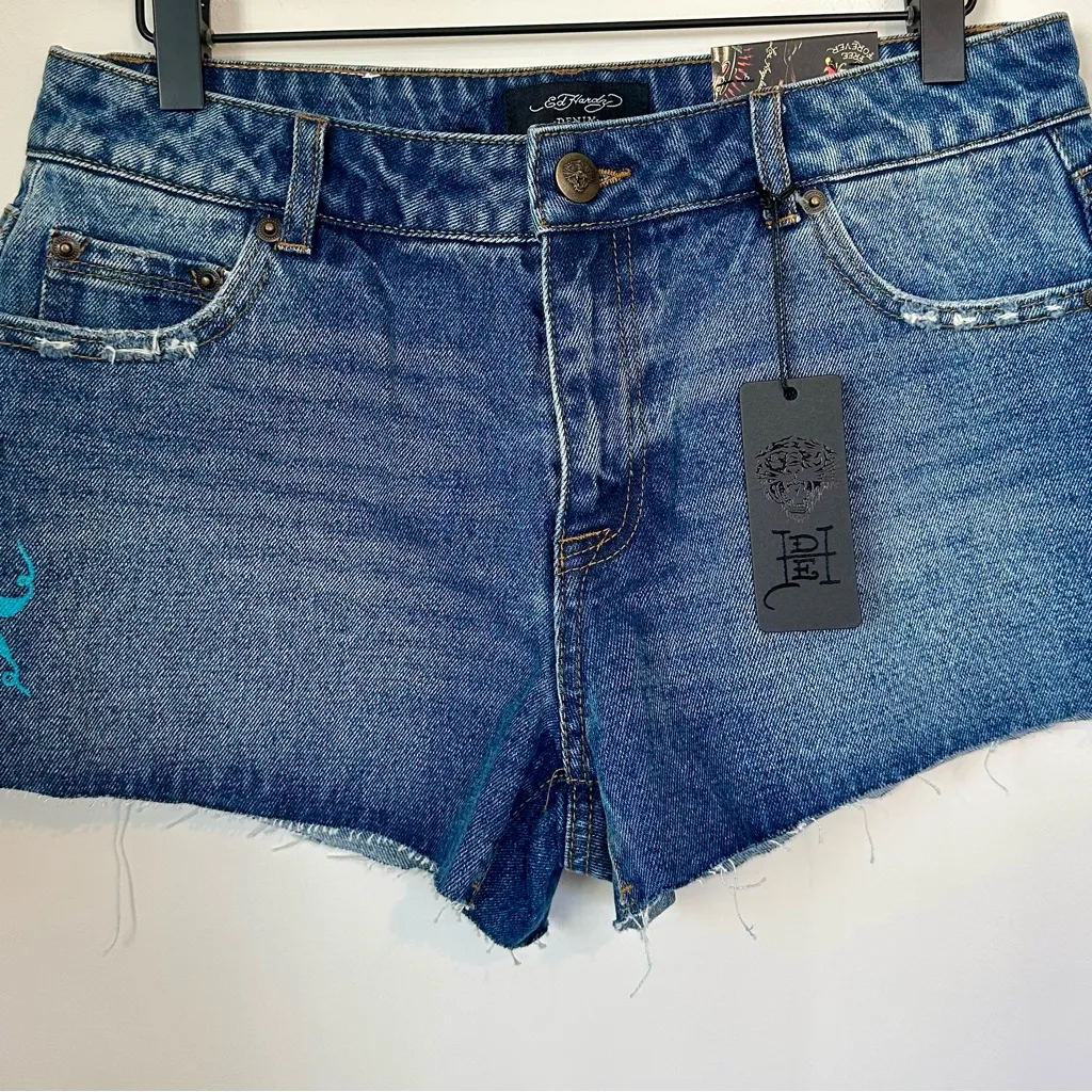 NWT Ed Hardy Flame Skull Denim Shorts - Size: Medium - Image 5