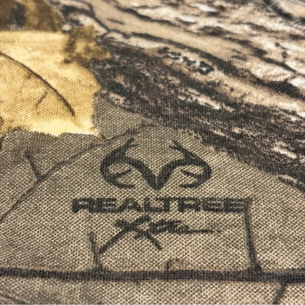 Field & Stream Women’s V-Neck Woodland Camouflage Short Sleeve Tee Size Small - Image 7