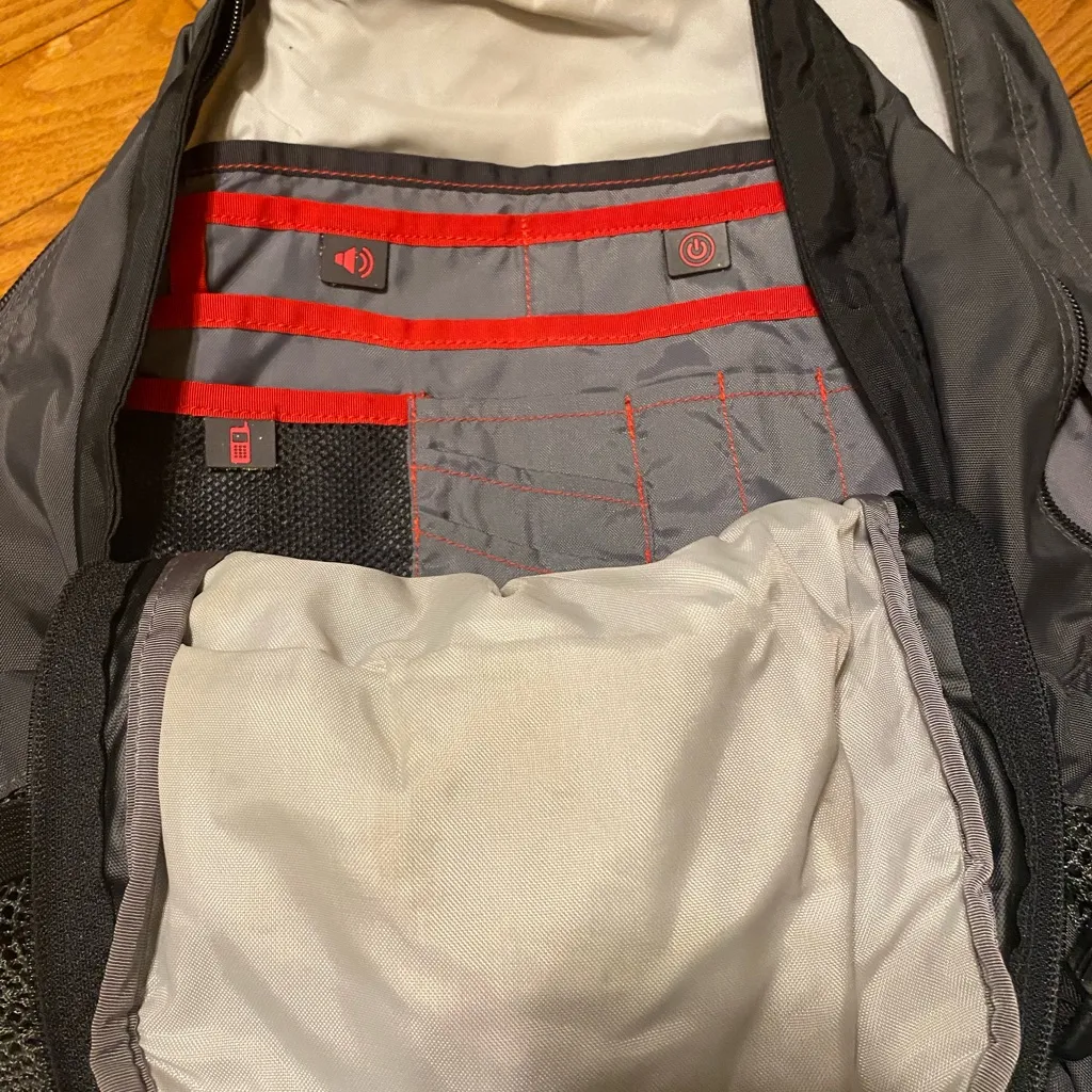 The North Face Black Pink Amira Hiking Backpack Daypack in EUC‎ - Image 3