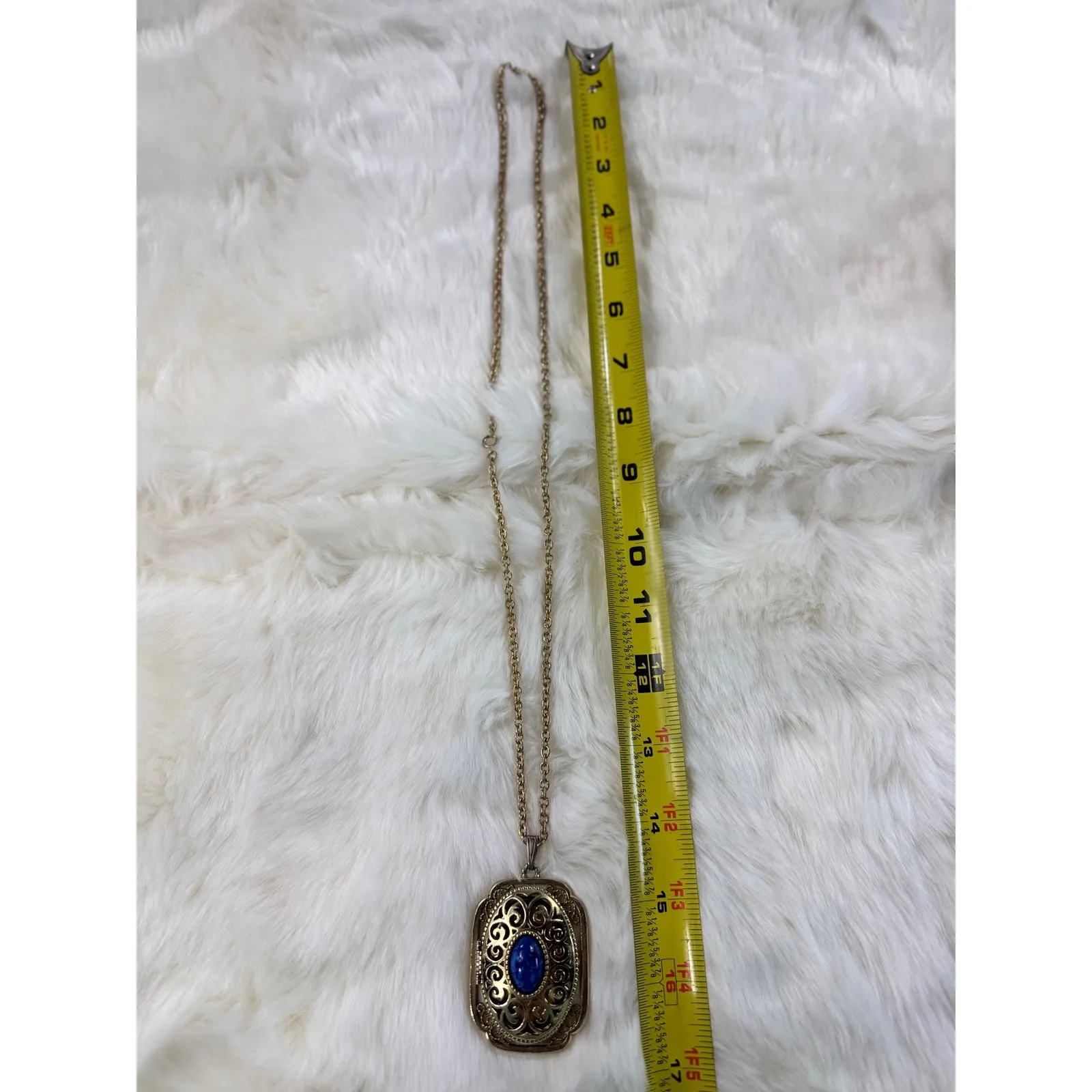 AVON vtg Gold Tone Locket Necklace Blue Stone Filigree Ornate Square Pendant - Image 4