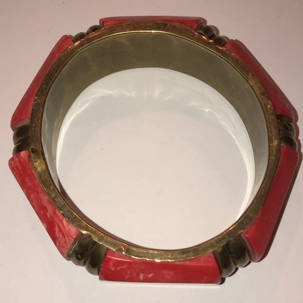 Vintage Brass & Red White Marbled Lucite Boho Bangle Bracelet - Image 5