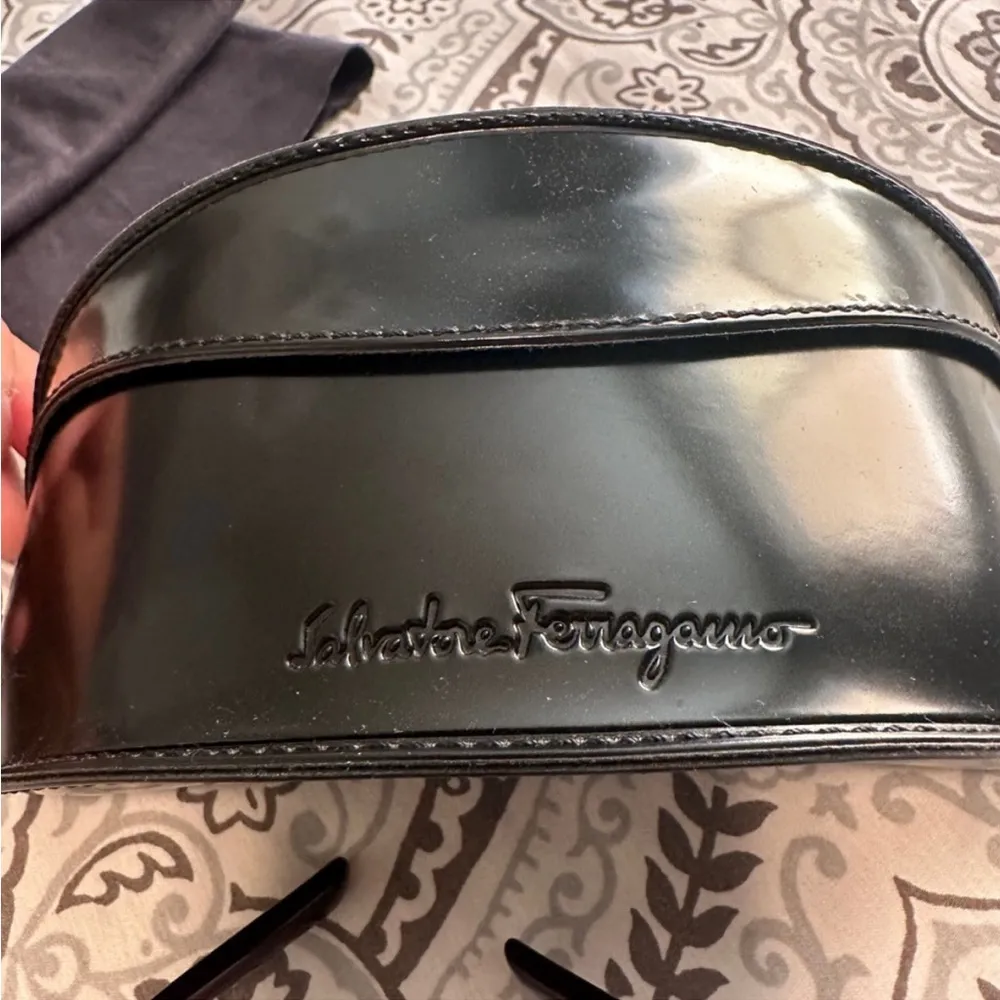 Authentic Ferragamo sunglasses - Image 7