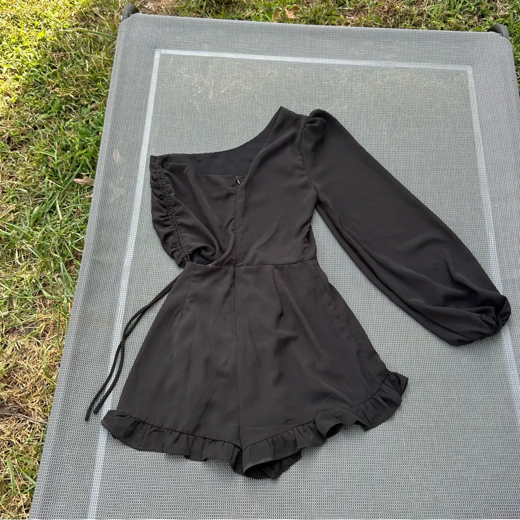 Dream Plans‎ Black One-Shoulder Cutout Romper size xs - Image 8