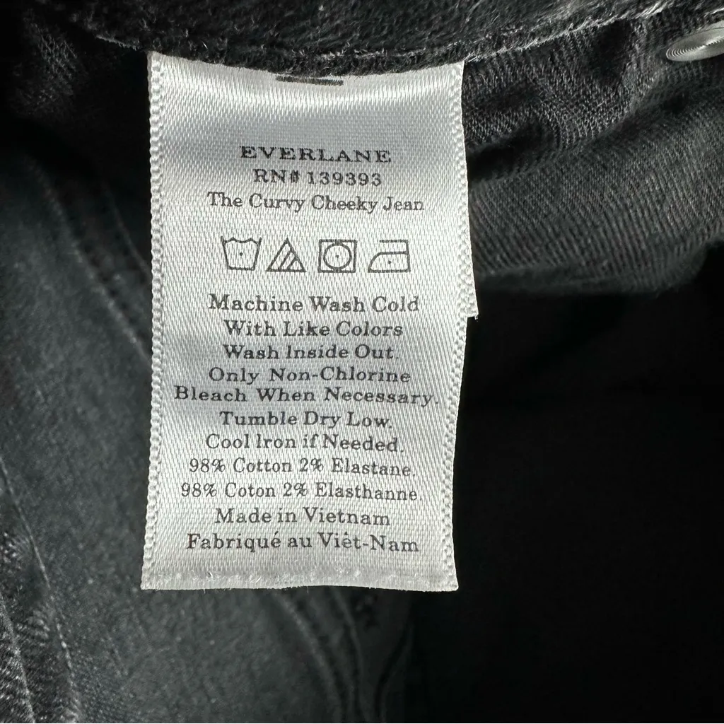 Everlane The Curvy Cheeky Crop Jean in Washed Black Denim Size 25 - Image 13