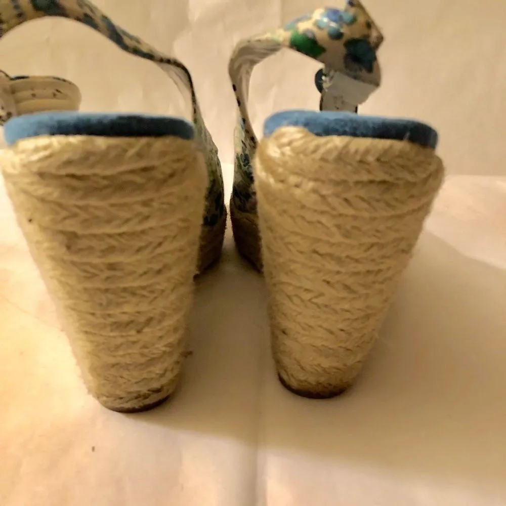 Bandolino Wedges Sandals - Image 4