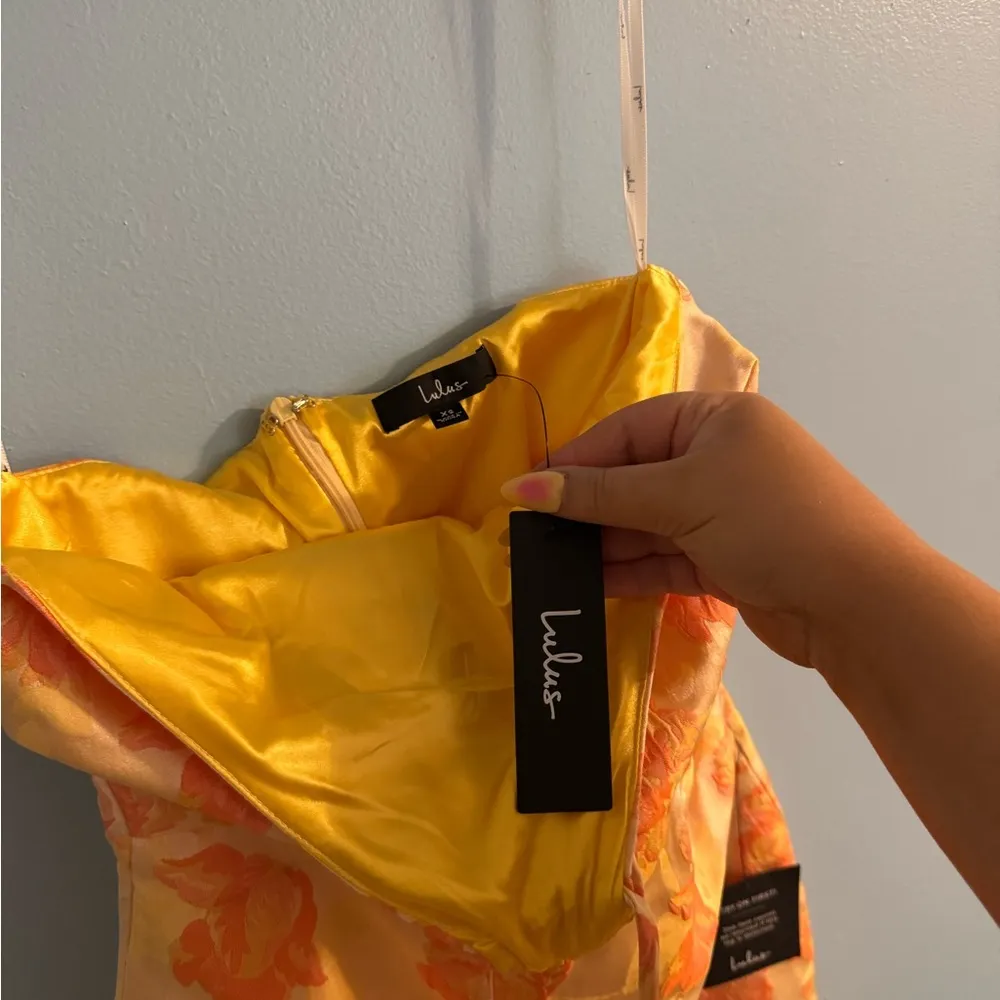 NWT lulus halter top mini dress orange and yellow size XS - Image 7