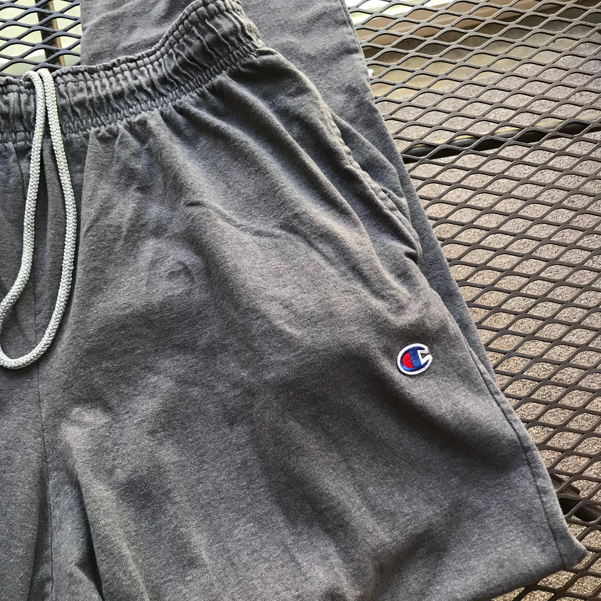Champion CLOSET ESSENTIAL GREY ELASTIC WAIST DRAWSTRING  SWEATPANTS - Image 3