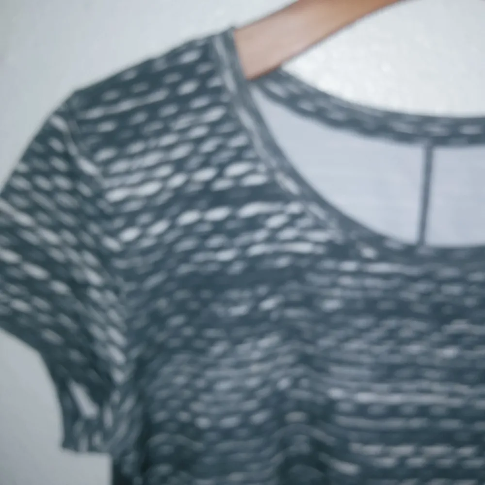 Under Armour Under Armor M Short Sleeved Athletic Running Top Black Silver - Image 3