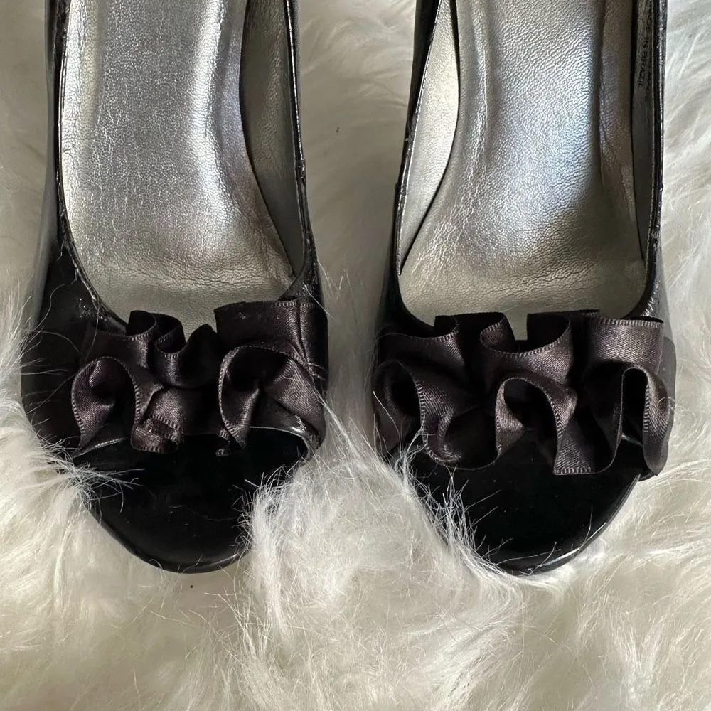 Carlos by Carlos Santana  black peep toe heel, satin black front detailing - Image 2