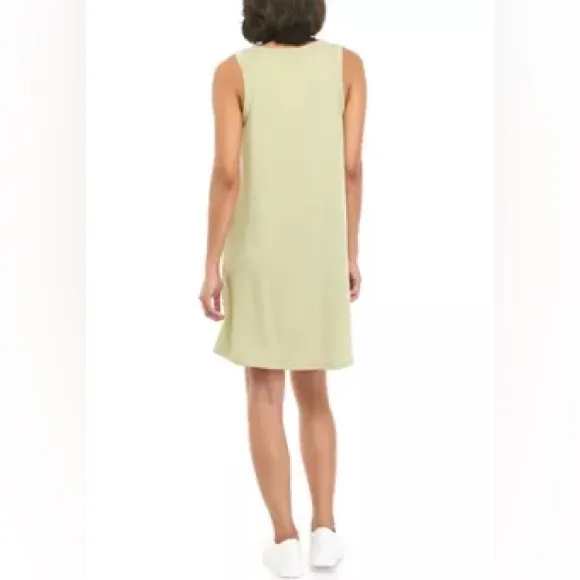 Wonderly  STUDIO Dress. - Image 3