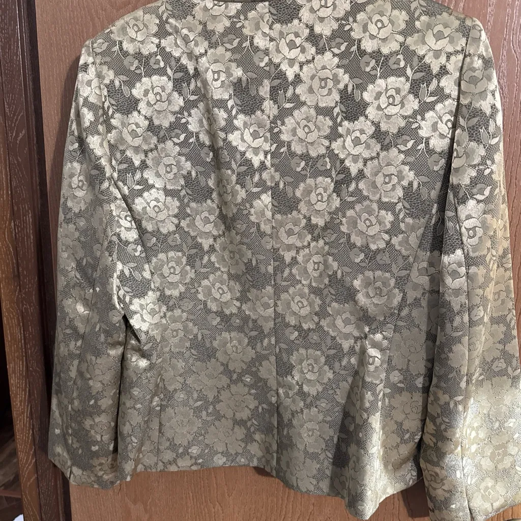 Le Suit Sage Green Lace Floral-patterned Blazer Jeweled Buttons Women's Size 14 - Image 7